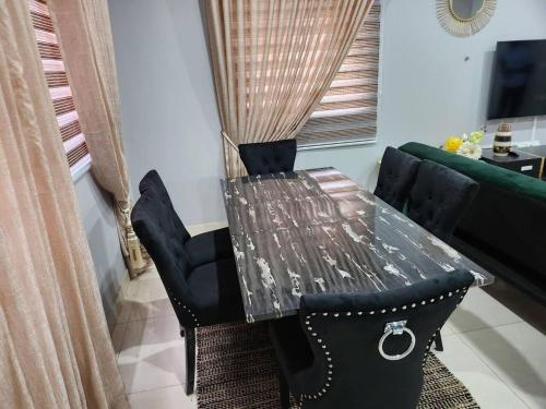 Equipements, Spacious Luxury 3Bed Hse in Tema - Netflix Wi-fi in Tema