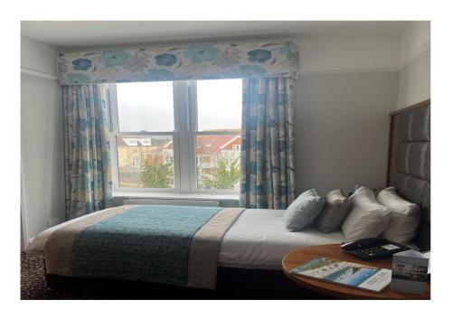 Hydro Hotel - image 12