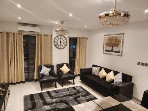 Luxurious & Comfy Gem-5 Star Location-Pools Gym!, Accra (Foto 4)