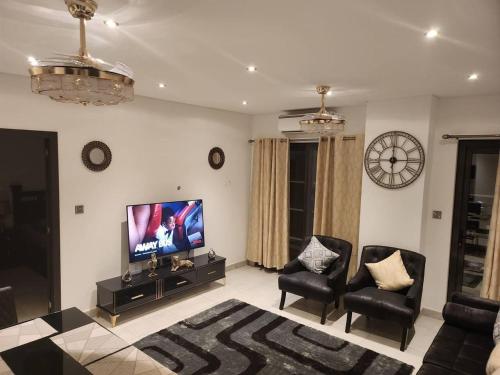 Luxurious & Comfy Gem-5 Star Location-Pools Gym!, Accra (Foto 7)
