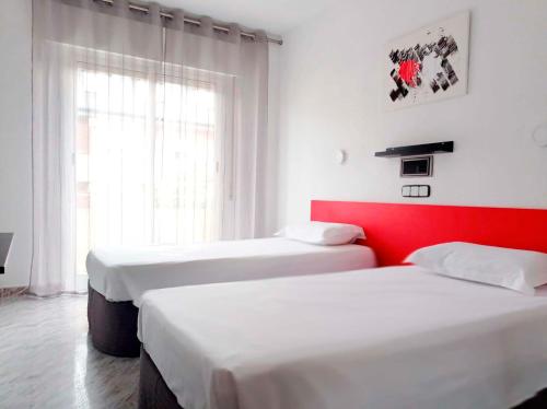Hostal Lady Ana Maria Room Type - Twin Room with Balcony