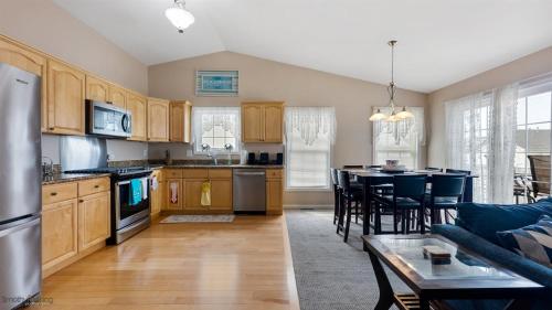 143 E Andrews Ave, Unit 101 in Wildwood, USA