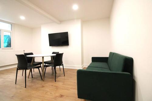 Regent Street - Stylish City Centre living!