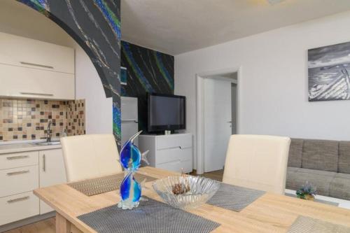 Apartment in Okrug Gornji with sea view, terrace, air conditioning, WiFi 5134-1, Trogir (photo 9)