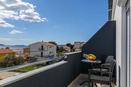 Apartment in Okrug Gornji with sea view, balcony, air conditioning, WiFi 5134-5, Trogir (Foto 3)