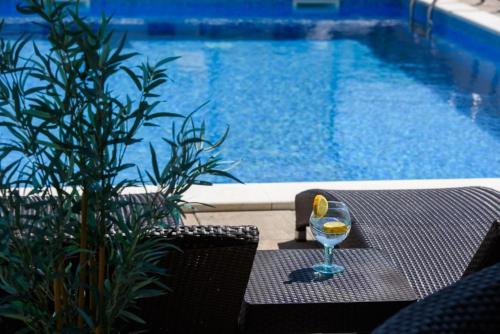 Apartment in Okrug Gornji with sea view, balcony, air conditioning, WiFi 5134-5, Trogir (Foto 4)