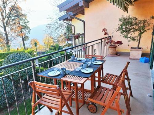 Balcony/terrace, Delightful holiday home in Bosco Valtravaglia with private terrace in Montegrino Valtravaglia