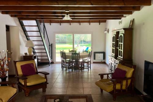 Casa en Ing. Maschwitz con gran parque y pileta