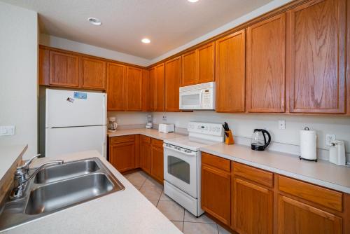 4970PMS - Don Caster Home (B) - image 6