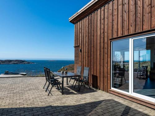 6 person holiday home in BØMLO-By Traum