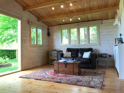 Tranquil Log Cabin - Beautiful Rural Sunset Views