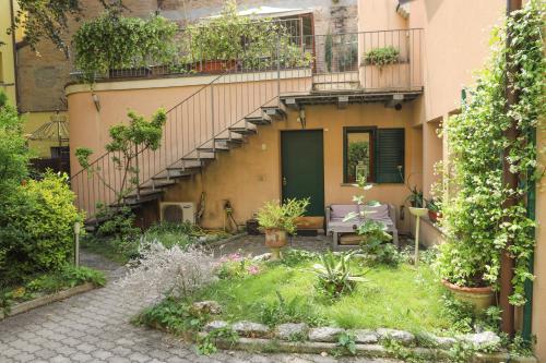 Exterior view, La Corte del Pratello in Saragozza