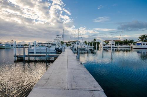 Coral Lagoon Resort - image 9