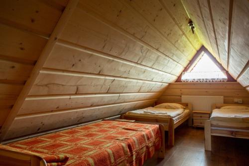 3 twin beds