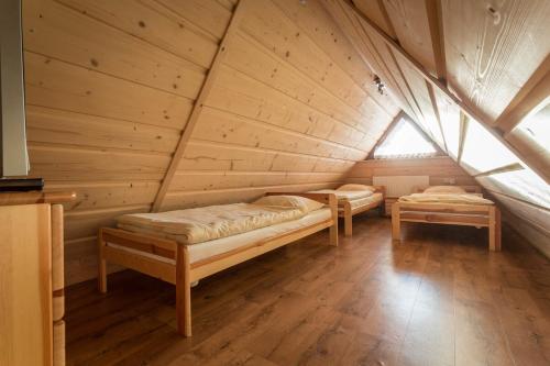 Triple Room - Attic image 10