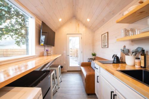 Magnolia Mininew Luxury Tiny House In Dtwn Norcross