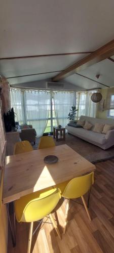Cozy surfer House perfect for digital Nomads