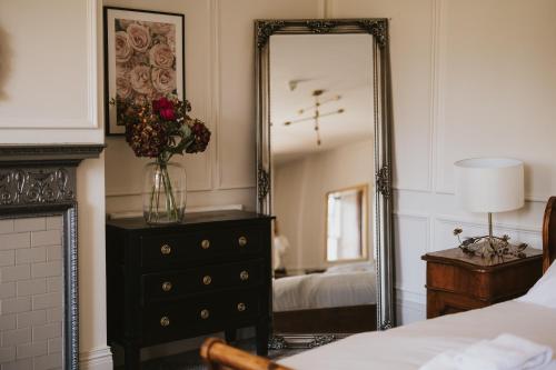Healing Manor Hotel - image 14