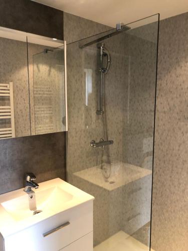 Baño, Apartment " LELLGEN " in Findel