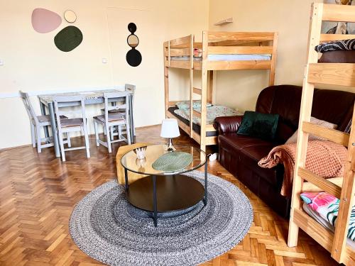 Zen Hostel by Central Market Room Type - Quadruple Room
