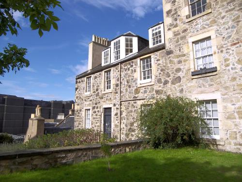 Calton Hill Apartment - image 2