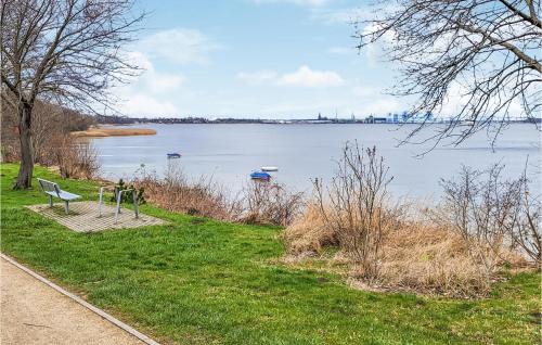 Beach Front Home In Stralsund With Wifi