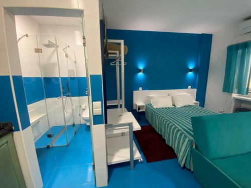 Studio Apartment image 8