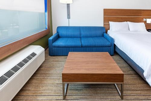 Holiday Inn Express & Suites - Stafford NW - Sugar Land, an IHG Hotel