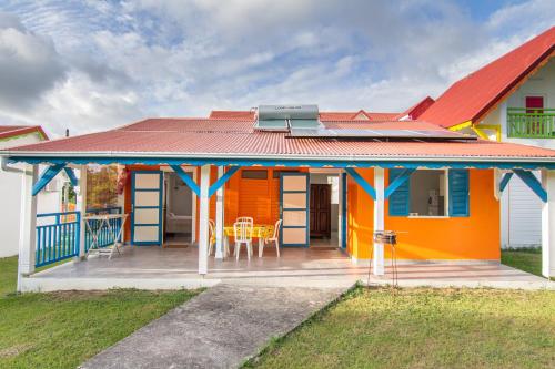 2 bedrooms, 3 beds