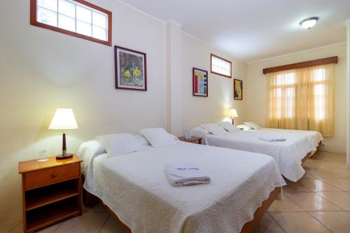 3 double beds