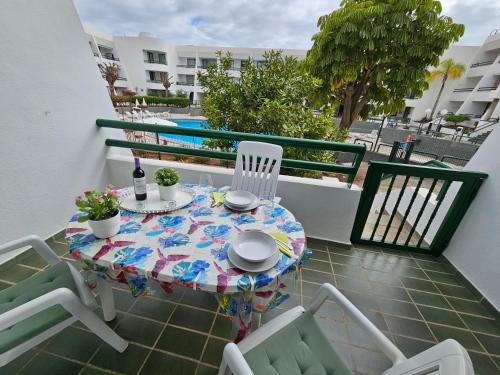 Casa Palmera 3 only 150 metres to the beach, heated pool, Wifi, SAT-TV, balcony 2