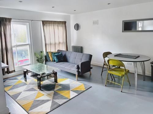 Lovely 2-bedroom serviced apartment Greater London