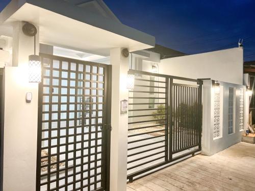 Modern Luxury House In Phuket Town