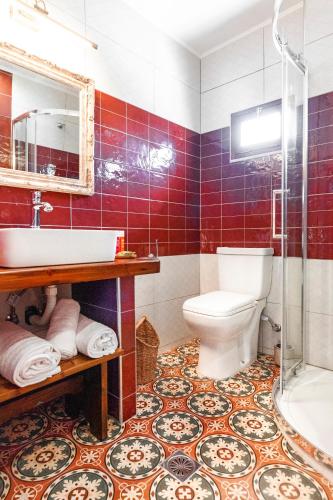 Double or Twin Room image 4