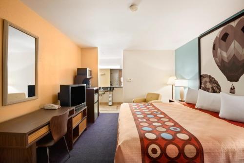 King Room - Non-Smoking (Ground Floor)