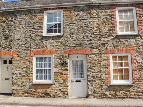 Bumblebee Cottage - image 7