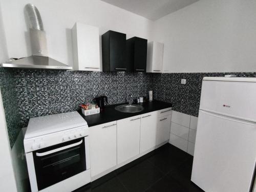 Bianco Rosso Apartment, Skopje (photo 3)