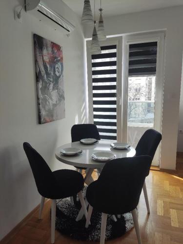 Bianco Rosso Apartment, Skopje (photo 8)
