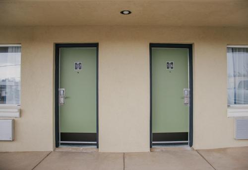 ทัศนียภาพภายนอกโรงแรม, Bears Ears Inn in แบลนด์ดิง (ยูทาห์)