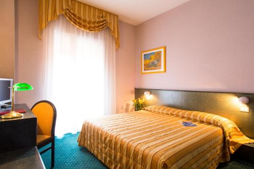 Hotel Capri Bardolino 3S - image 2