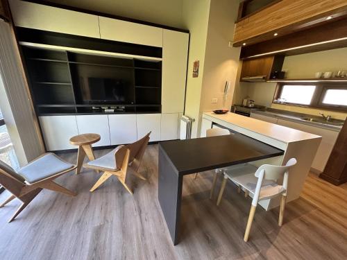 One-Bedroom Apartment image 8