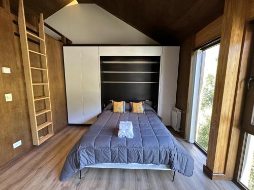 One-Bedroom Apartment image 2