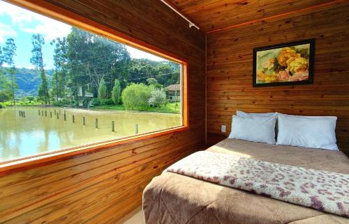 1 double bed, 1 twin bed