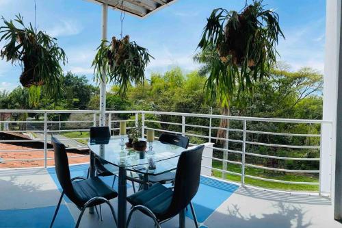 5 star ,Cali Riverside Apartment huge pool wifi