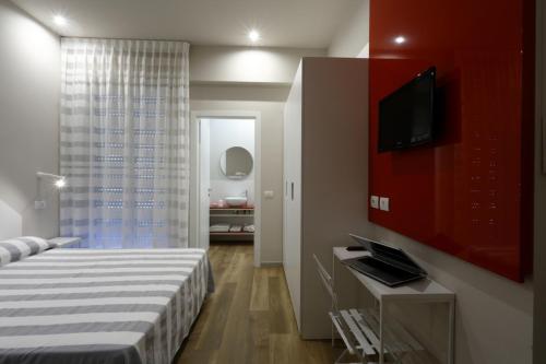 Superior Triple Room image 10