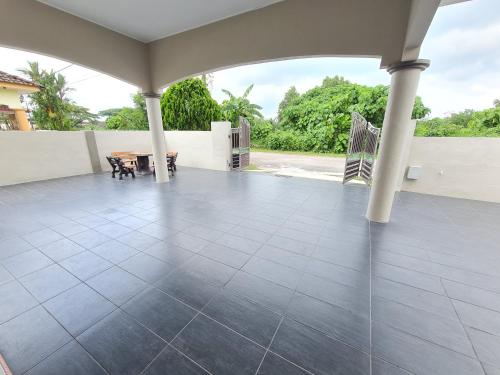 Air-home No 9 Kampung Boyan, 4BR, 9pax, Netflix Air-home No 9 Kampung Boyan, 4BR, 9pax, Netflix