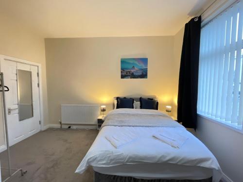 Fogs Property - Darlington City Apartments, Darlington (photo 2)