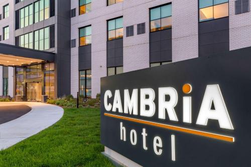 Cambria Hotel New Haven University Area