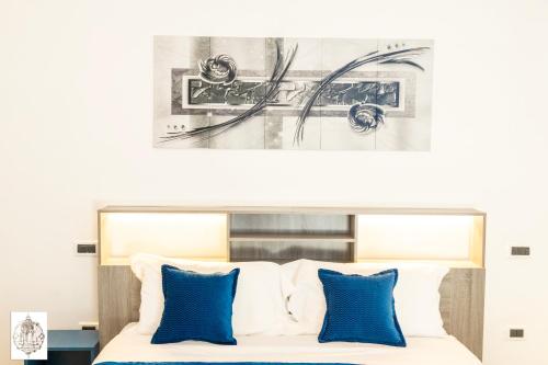 Double Room image 10