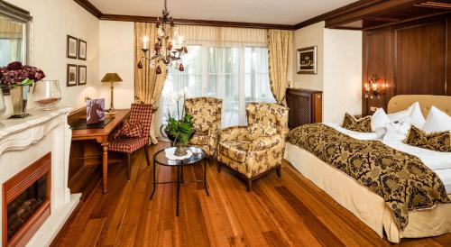 room detail thumbnail 1